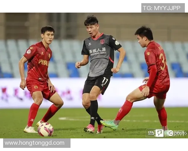 南京排球队强势领跑联赛积分榜积75分展现冠军实力 南京排球队强势领跑联赛积分榜积75分展现冠军实力