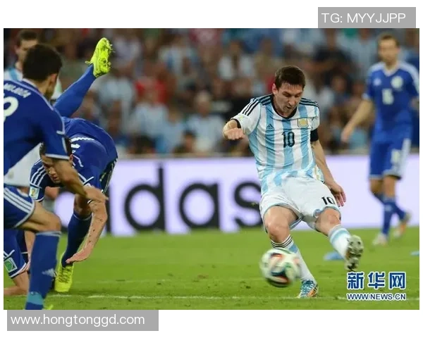 当今足球界最受欢迎的几位明星球员及其成就分析