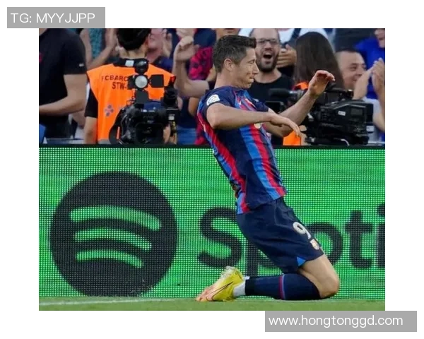 足球明星滑跪头像背后的故事与情感解读让我们重新认识他们的拼搏精神